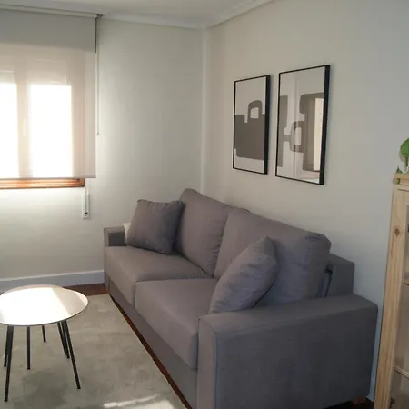 Nuevo, Luminoso, Reformado, Cerca Del Casco Viejo *