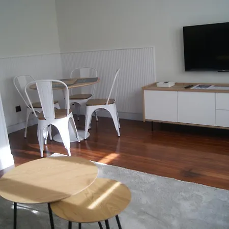 Apartamento Nuevo, Luminoso, Reformado, Cerca Del Casco Viejo