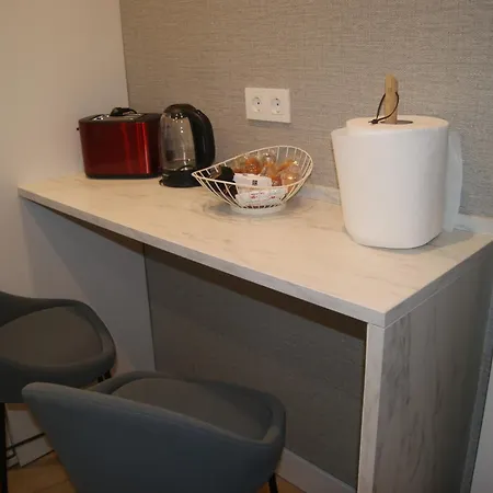 Nuevo, Luminoso, Reformado, Cerca Del Casco Viejo Apartamento *