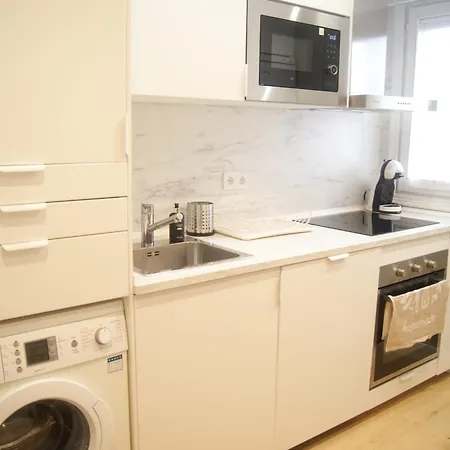 Nuevo, Luminoso, Reformado, Cerca Del Casco Viejo Apartamento *