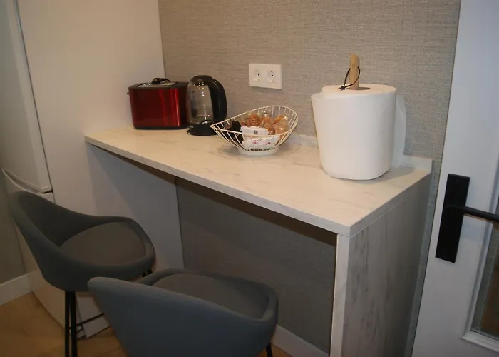 Nuevo, Luminoso, Reformado, Cerca Del Casco Viejo Apartamento *